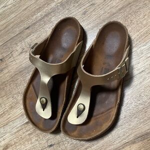 Birkenstock toe shoes